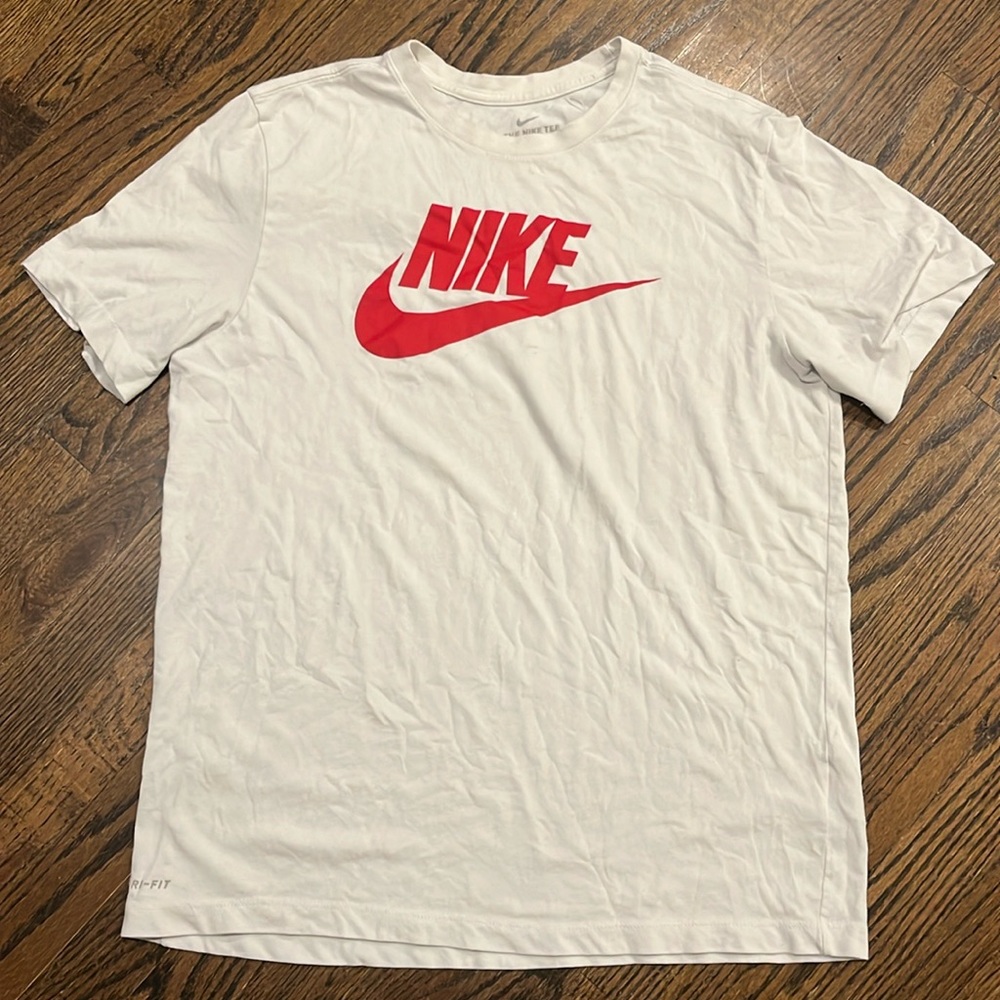 Men’s Nike Tee SZ Large